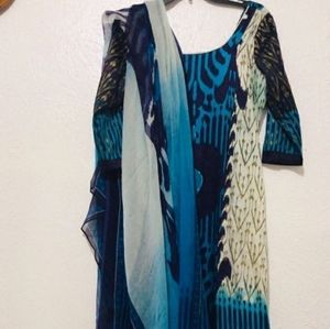 Blue kurta, dress with scarf, L
